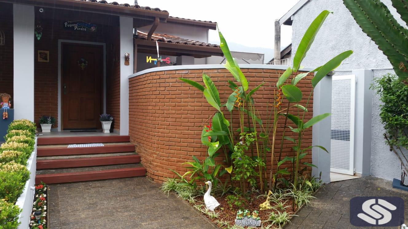 CASA Á VENDA EM MONTE ALEGRE DO SUL