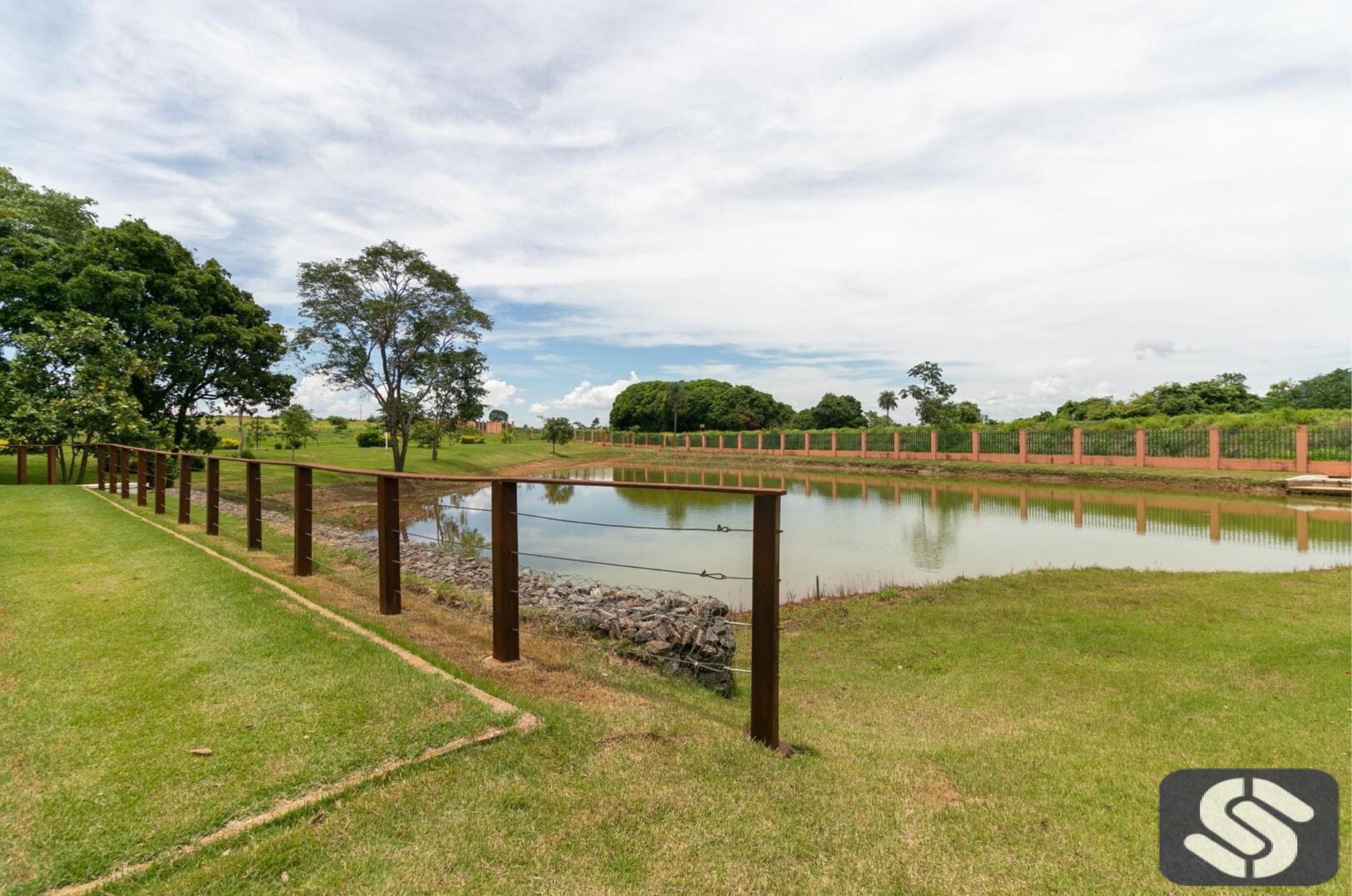 TERRENO À VENDA 1.593 M² CONDOMÍNIO DE SÍTIOS TALISMÃ EM GUAPÓ