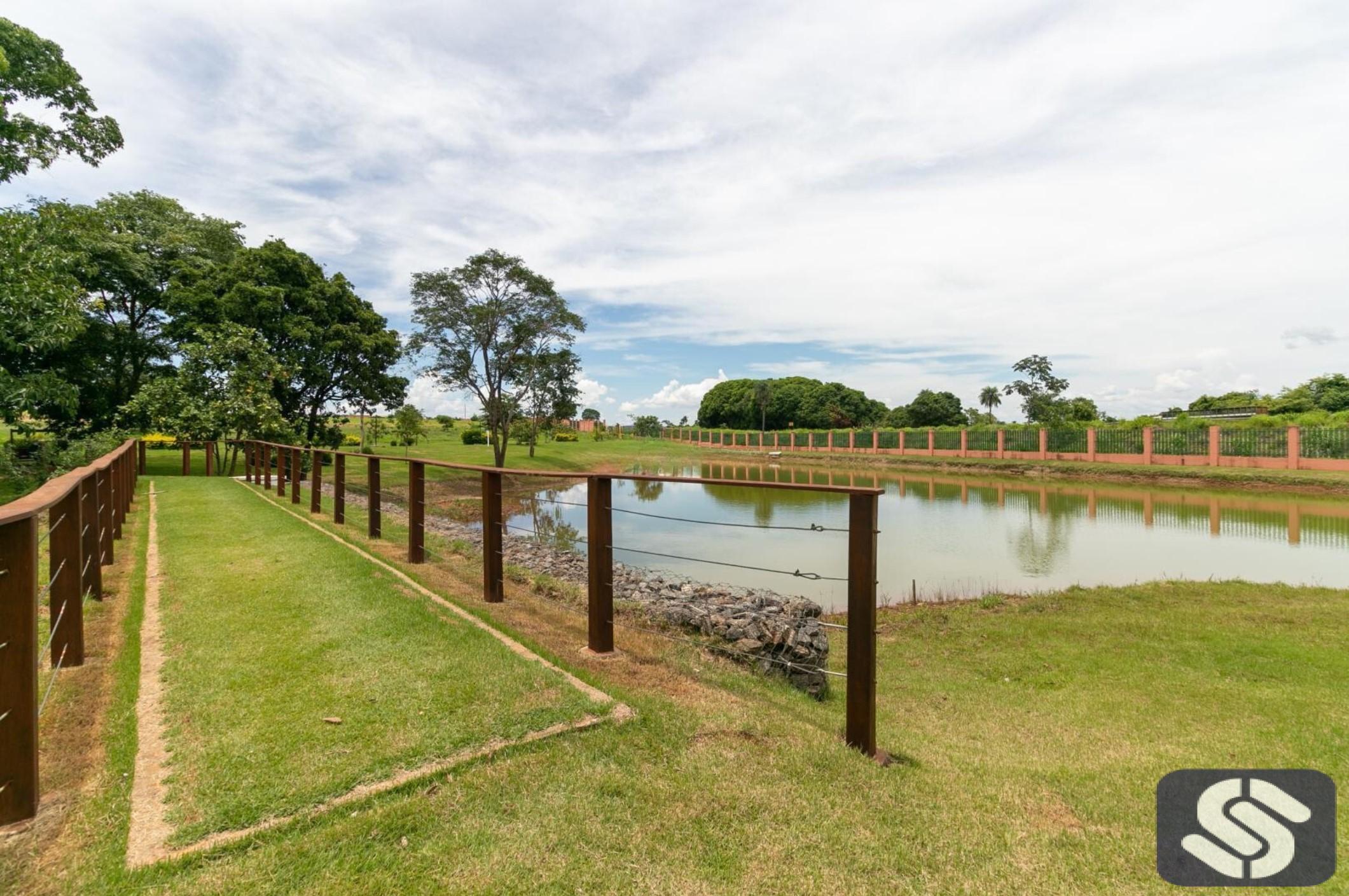 TERRENO À VENDA 1.593 M² CONDOMÍNIO DE SÍTIOS TALISMÃ EM GUAPÓ